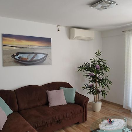 Apartment Lana Kastel Stari Kaštela Εξωτερικό φωτογραφία