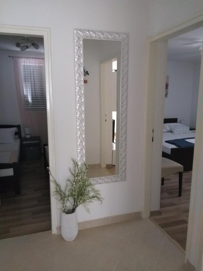 Apartment Lana Kastel Stari Kaštela Εξωτερικό φωτογραφία