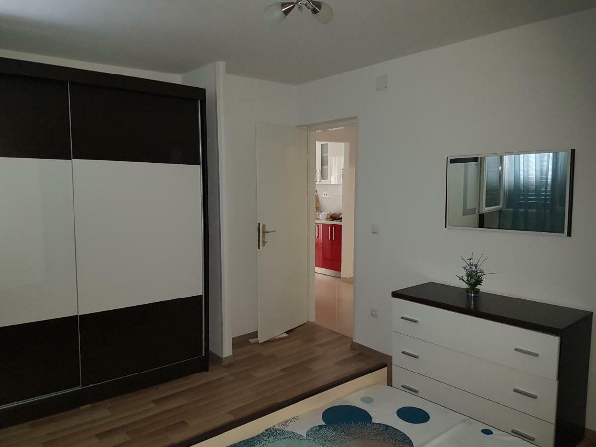 Apartment Lana Kastel Stari Kaštela Εξωτερικό φωτογραφία