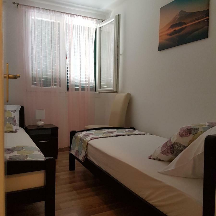 Apartment Lana Kastel Stari Kaštela Εξωτερικό φωτογραφία