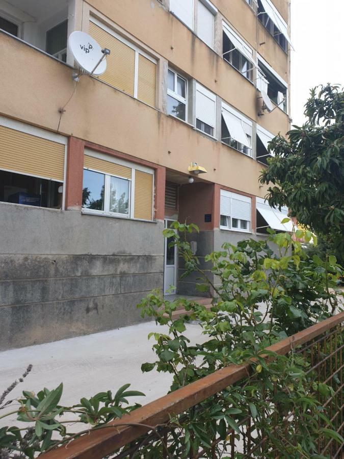 Apartment Lana Kastel Stari Kaštela Εξωτερικό φωτογραφία